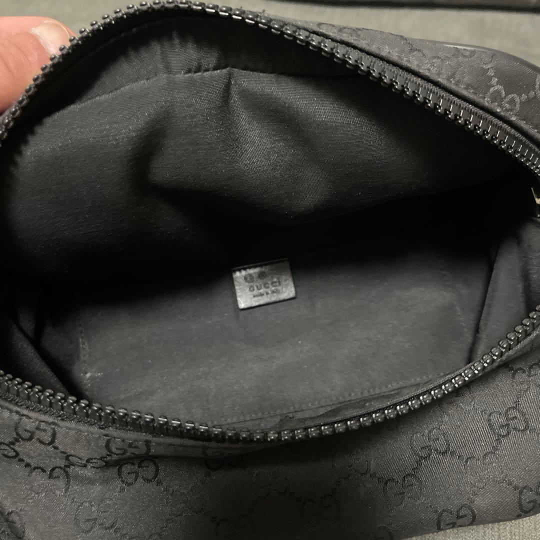 GUCCI GGキャンバス　ショルダーバック　黒