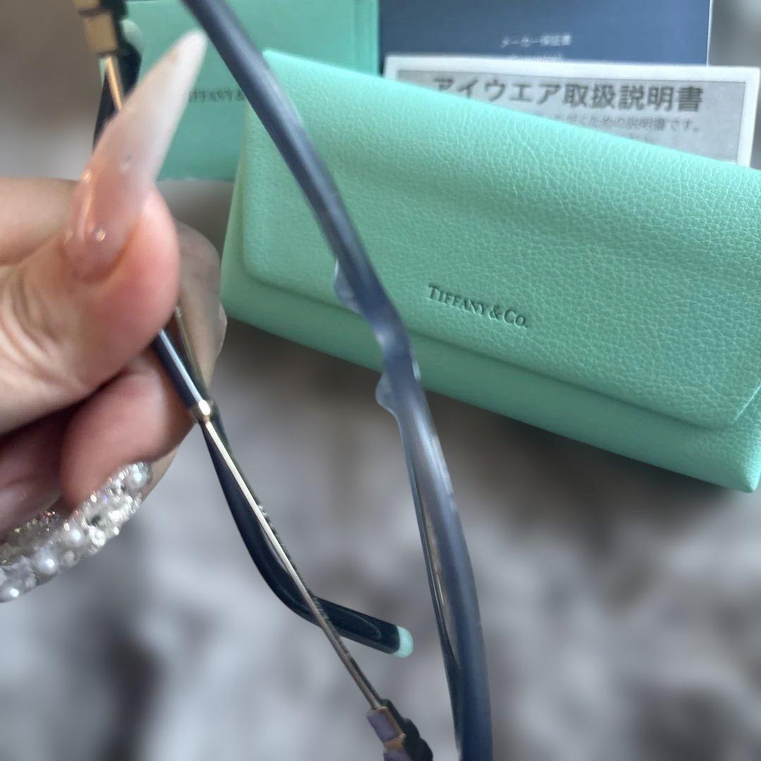 Tiffany & Co. ダークブルー サングラス