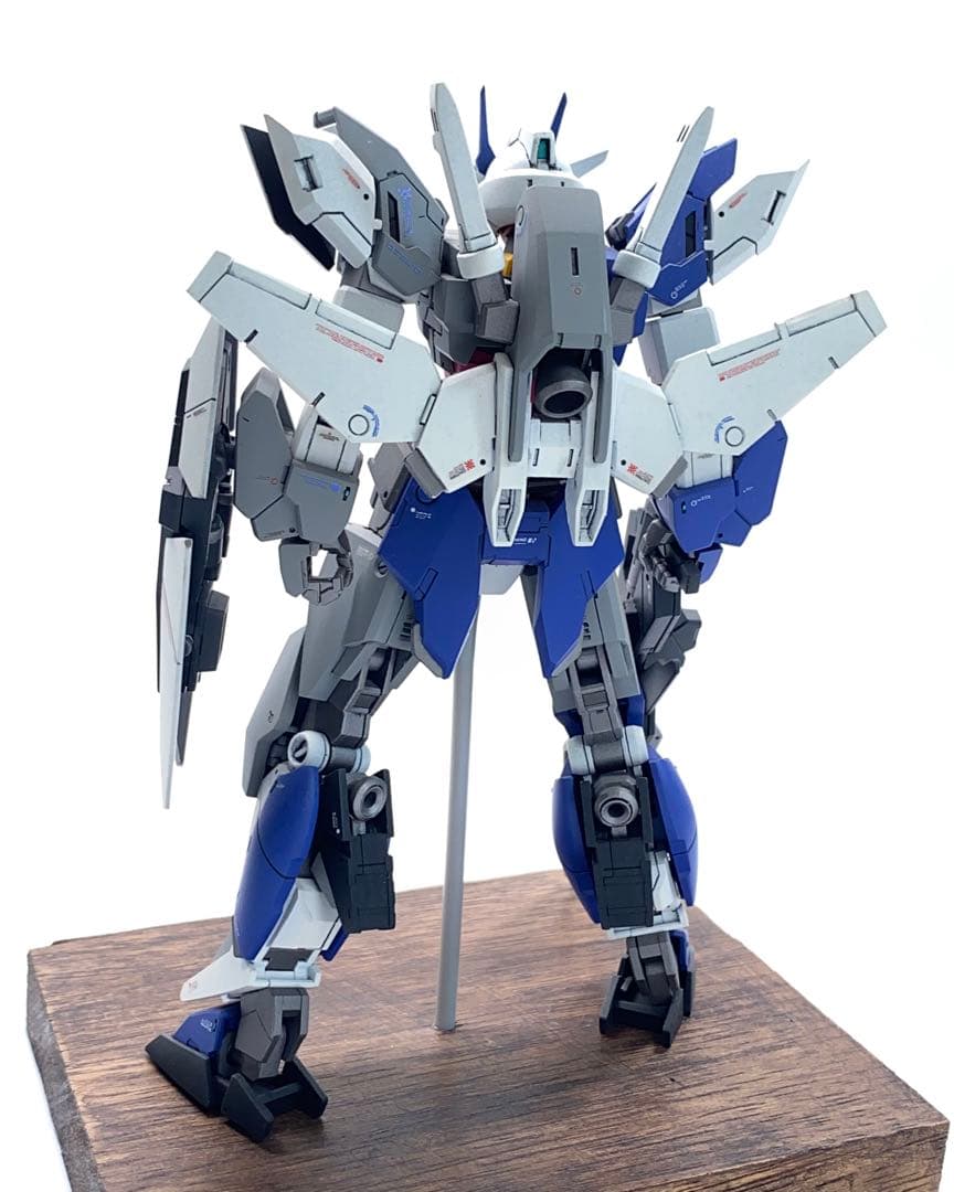 ガンプラ アースリィーガンダム　完成　全塗装品