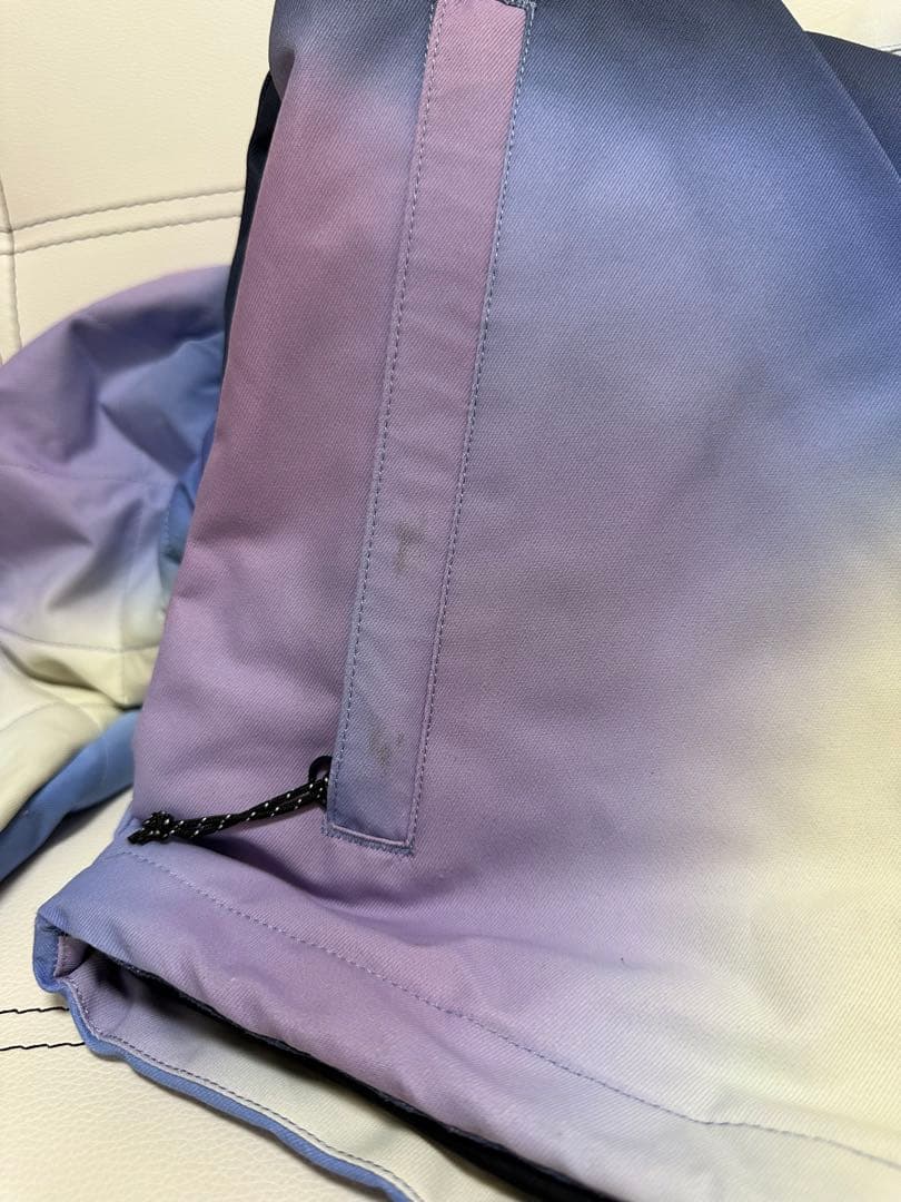 ボルコム　スノーボードジャケット　Mサイズ