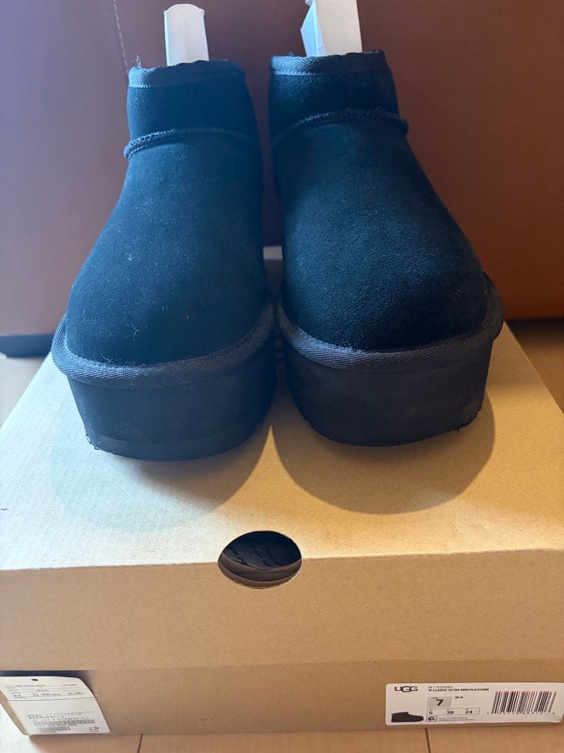 UGG 黒 ムートンブーツ 厚底新品同様