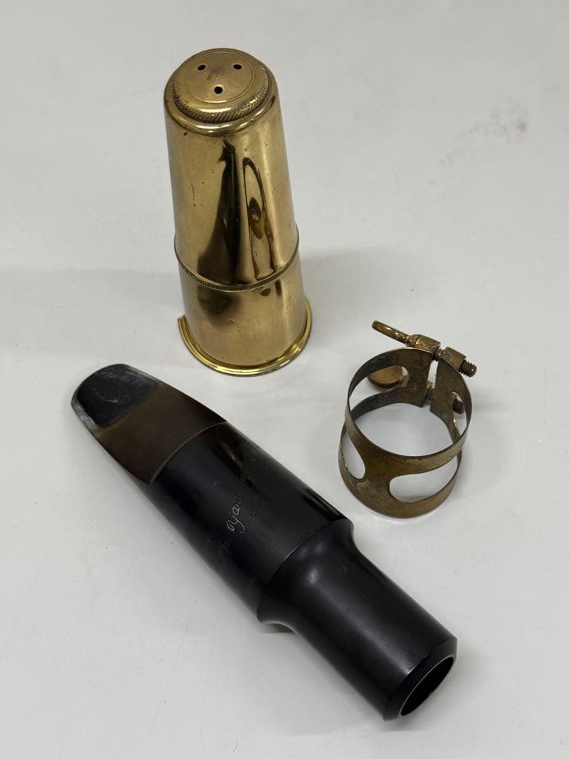 ヤナギサワ バリトンサックス用マウスピース No.5 純正リガチャーとキャップ