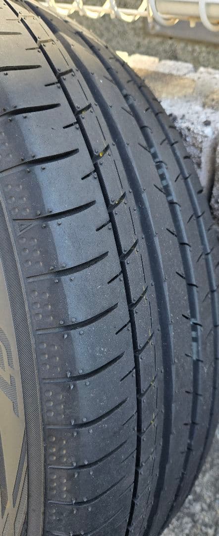 60プリウス純正19インチタイヤアルミホイールセット