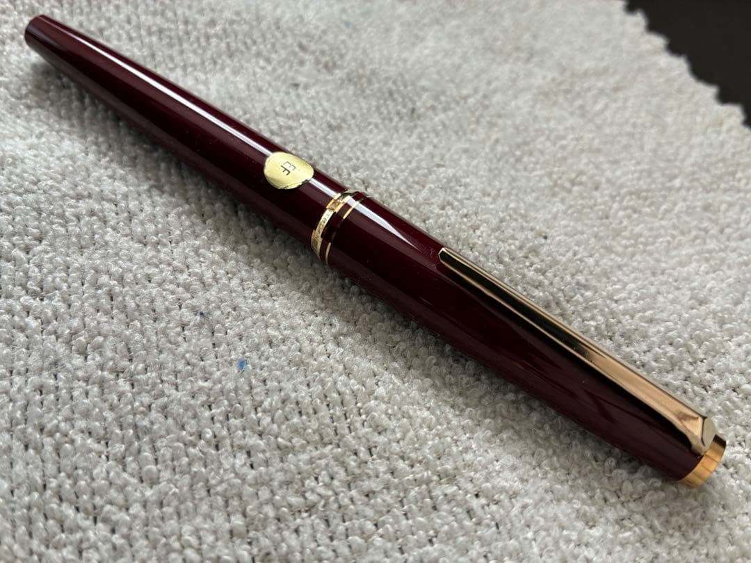 ◾️美品◾️MONT BLANC モンブラン◾️万年筆 ◾️ボルドー色／金色