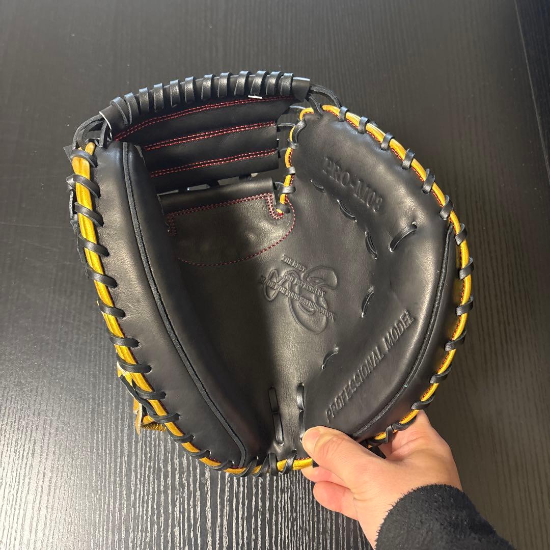 軟式ミット ブラック×ゴールド