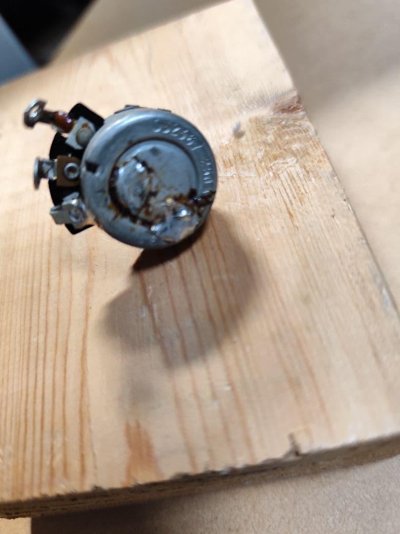 1972年　ビンテージフェンダーポット