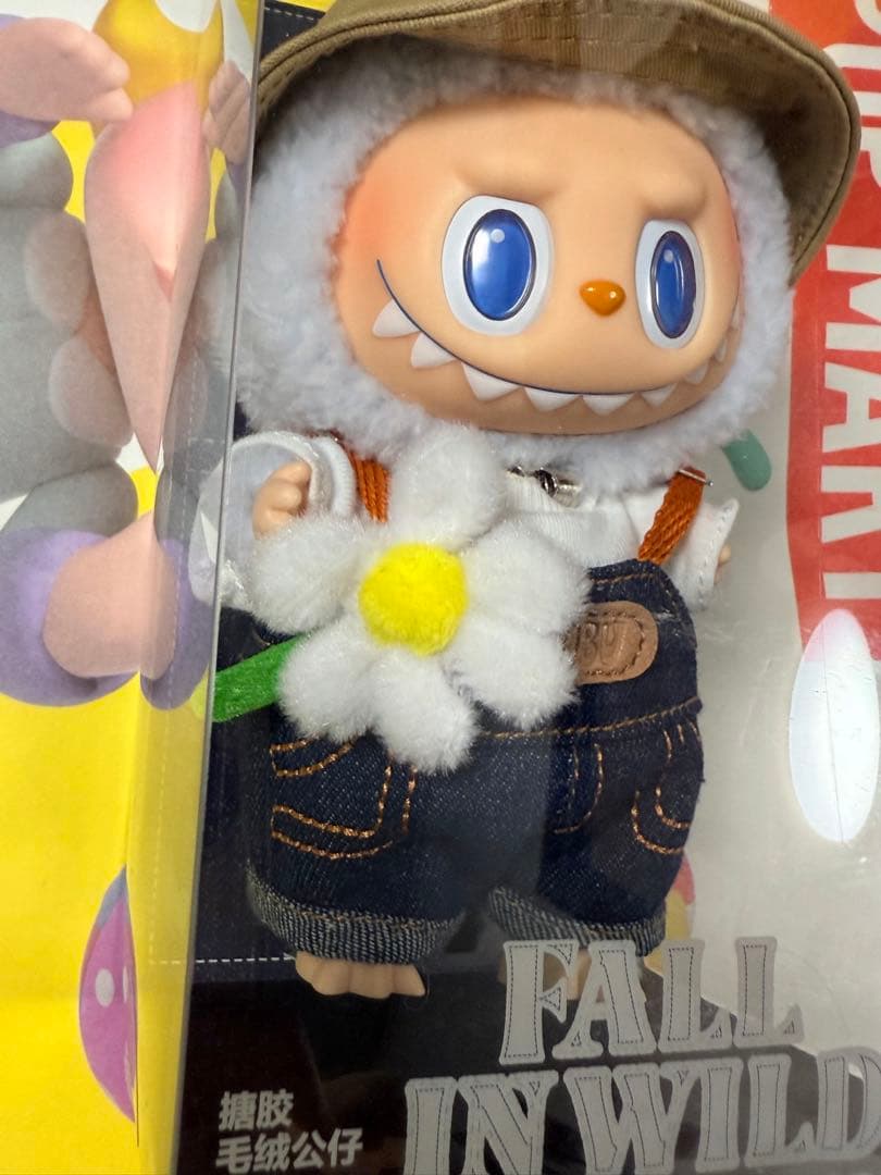 POPMART LABUBU FALL IN WILD ぬいぐるみペンダント