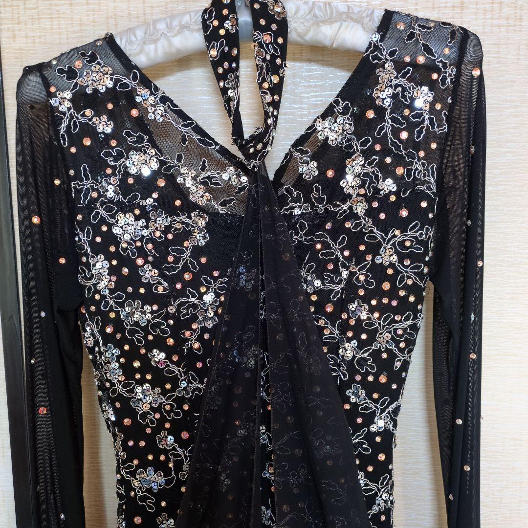 社交ダンス　ビーズ装飾　黒ドレス