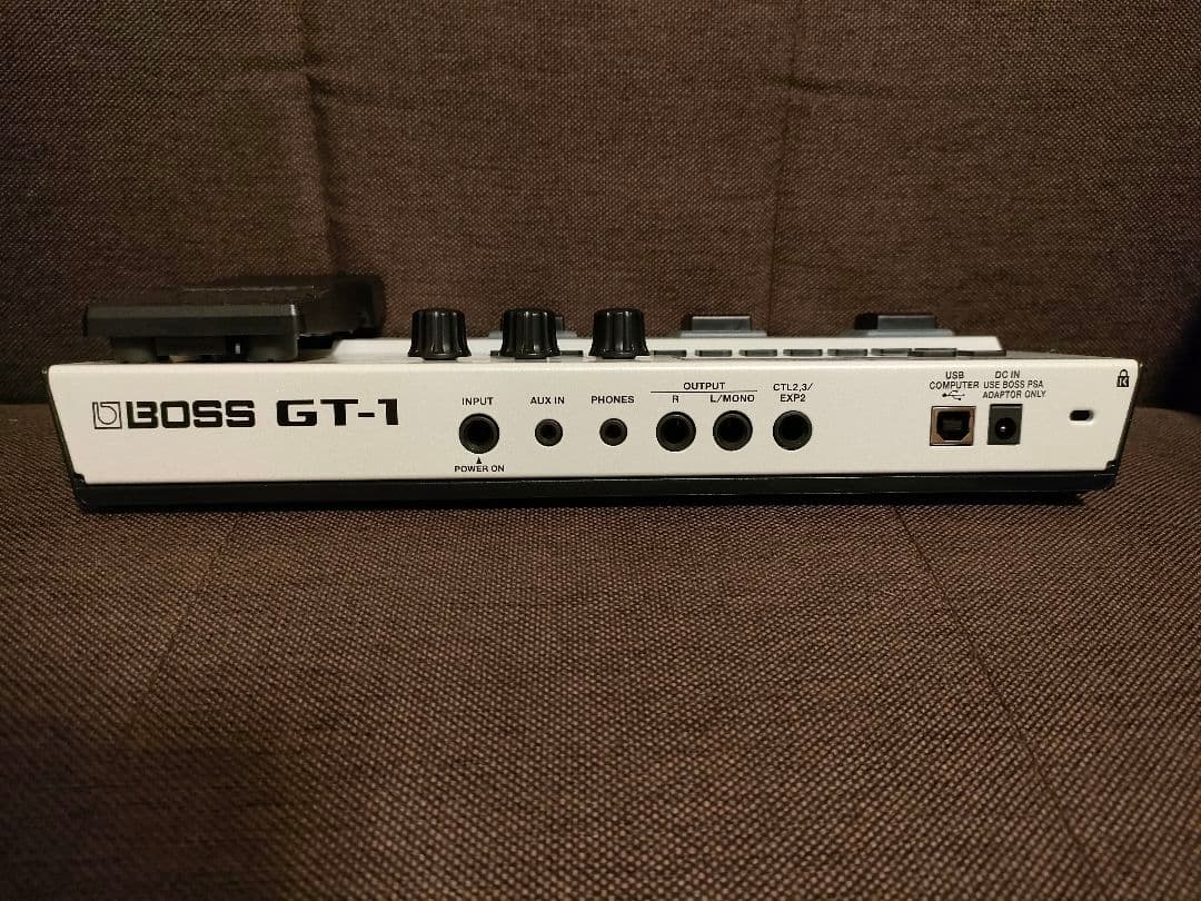 BOSS GT-1-WH 限定ホワイトカラー