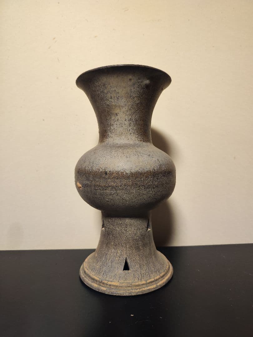 新羅台付長頸壺