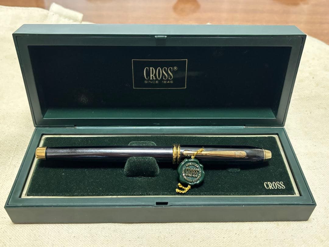 クロス　万年筆　Mニブ　黒　金