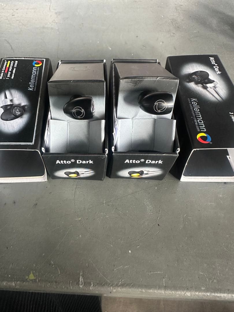 Kellermann Atto Dark 黒 ウインカー　スモークレンズ