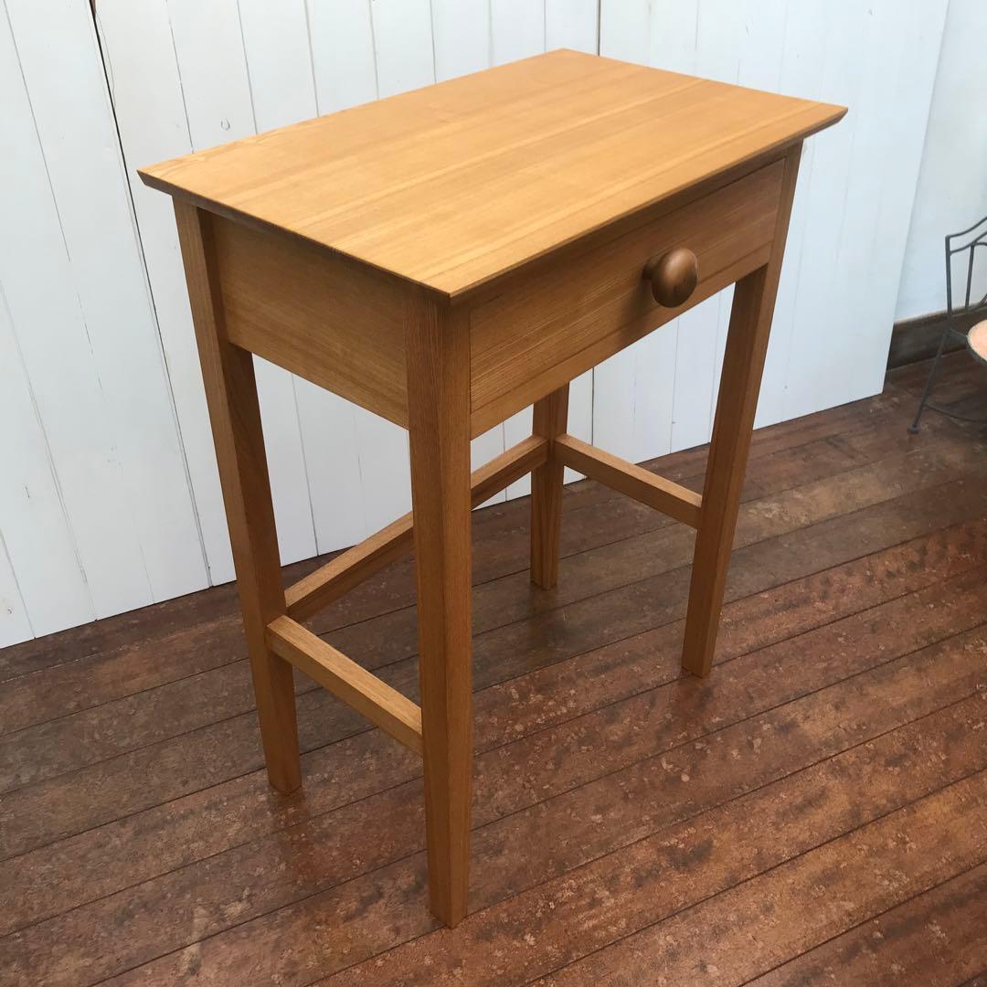 タモ材の机　テーブル