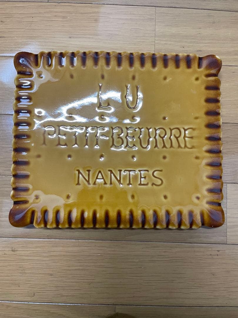 期間限定値下げLUビスケット　陶器製プレート