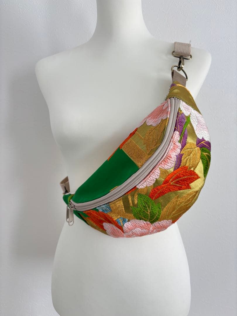 牡丹柄 袋帯スリングバッグ　帯リメイクバッグ　クロスボディバッグ