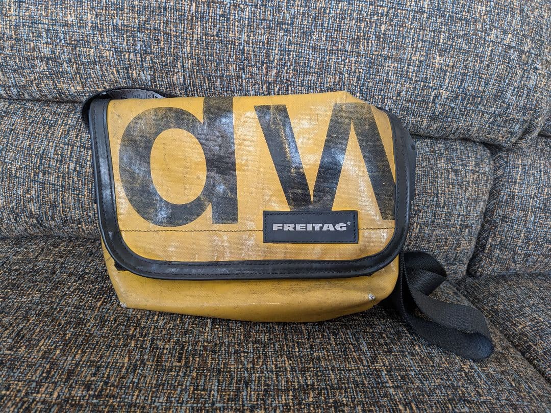 今月末迄の出品です。最終お値下げ！FREITAG　絶版　廃盤　イエロー