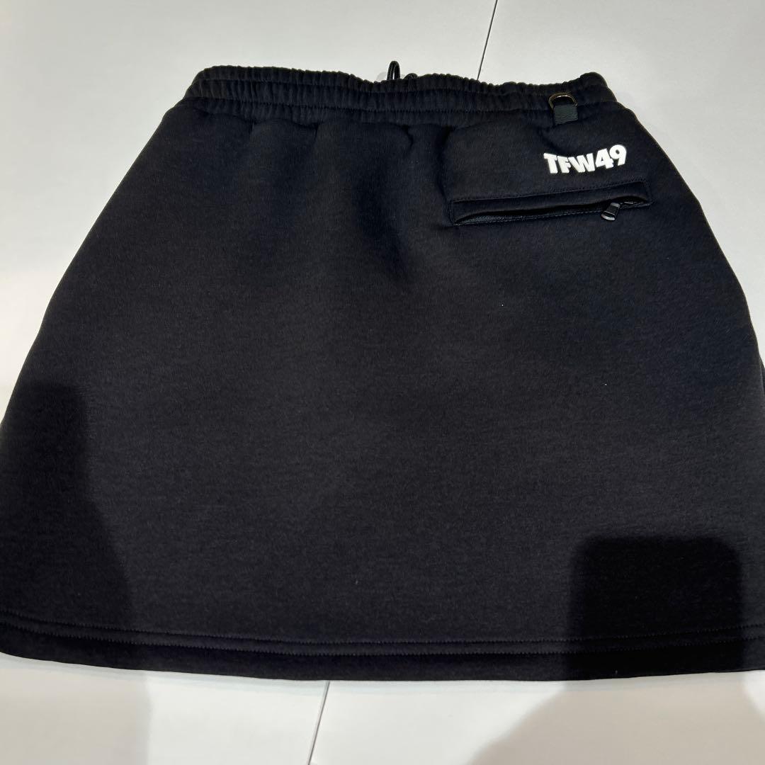 新品❤️TFW49 黒スウェットスカート