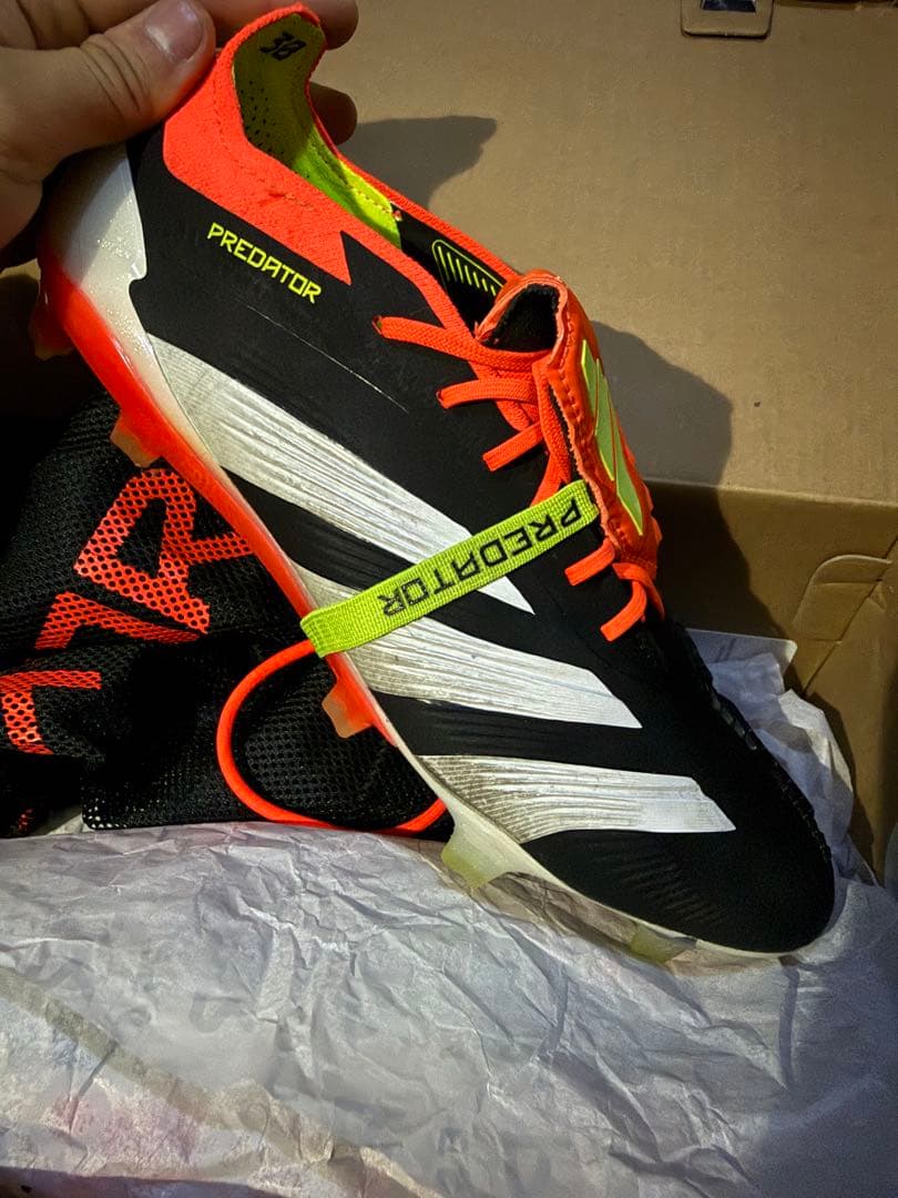 Adidas Predator エリート