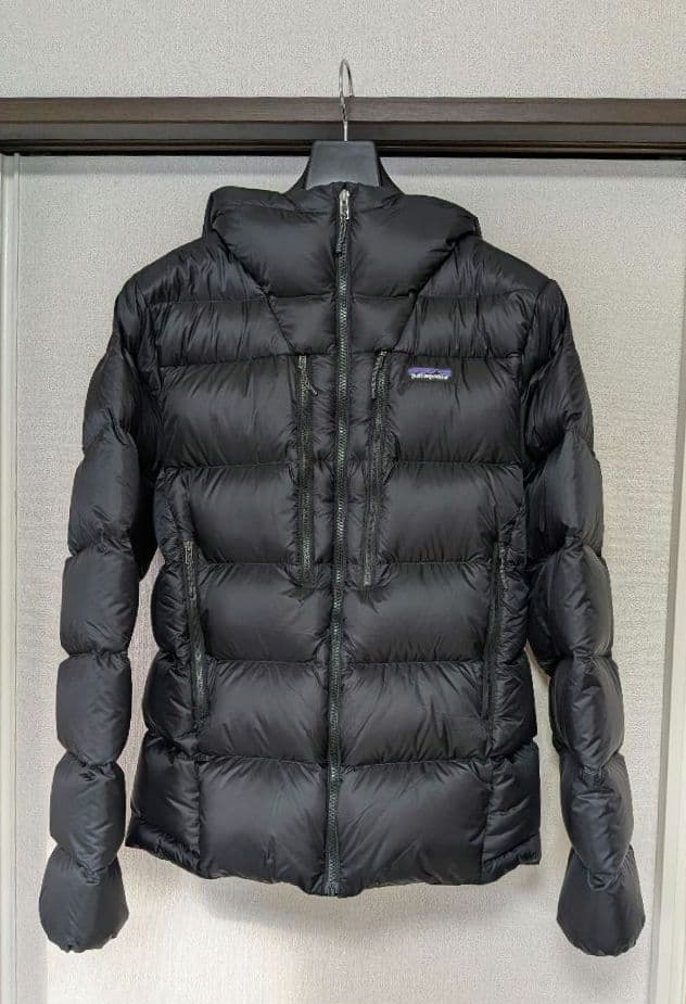 【新品未使用】パタゴニア メンズフィッツロイ ダウン フーディー FA24 黒S
