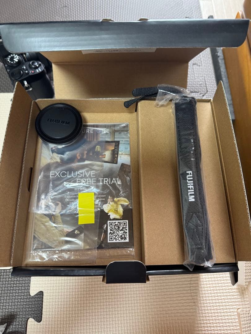 Fujifilm X-S20 ミラーレスカメラ 15-45mmレンズ