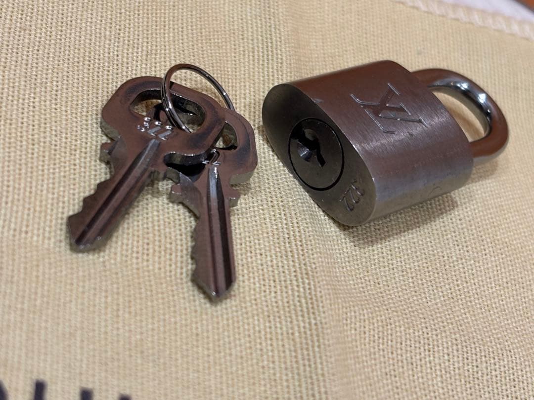 ルイヴィトン 美品 パドロック 南京錠 No.322 ブラックシルバー 鍵X2
