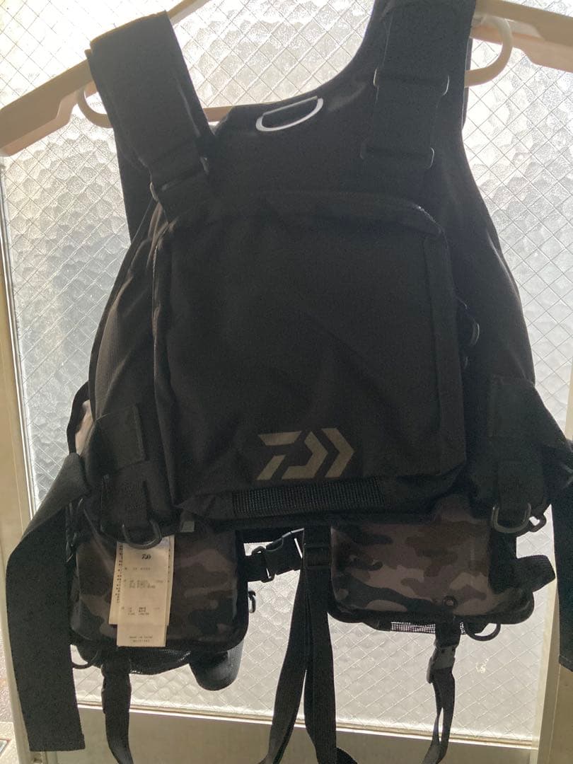 Daiwa DF-6206 フィッシングベスト ブラック/迷彩