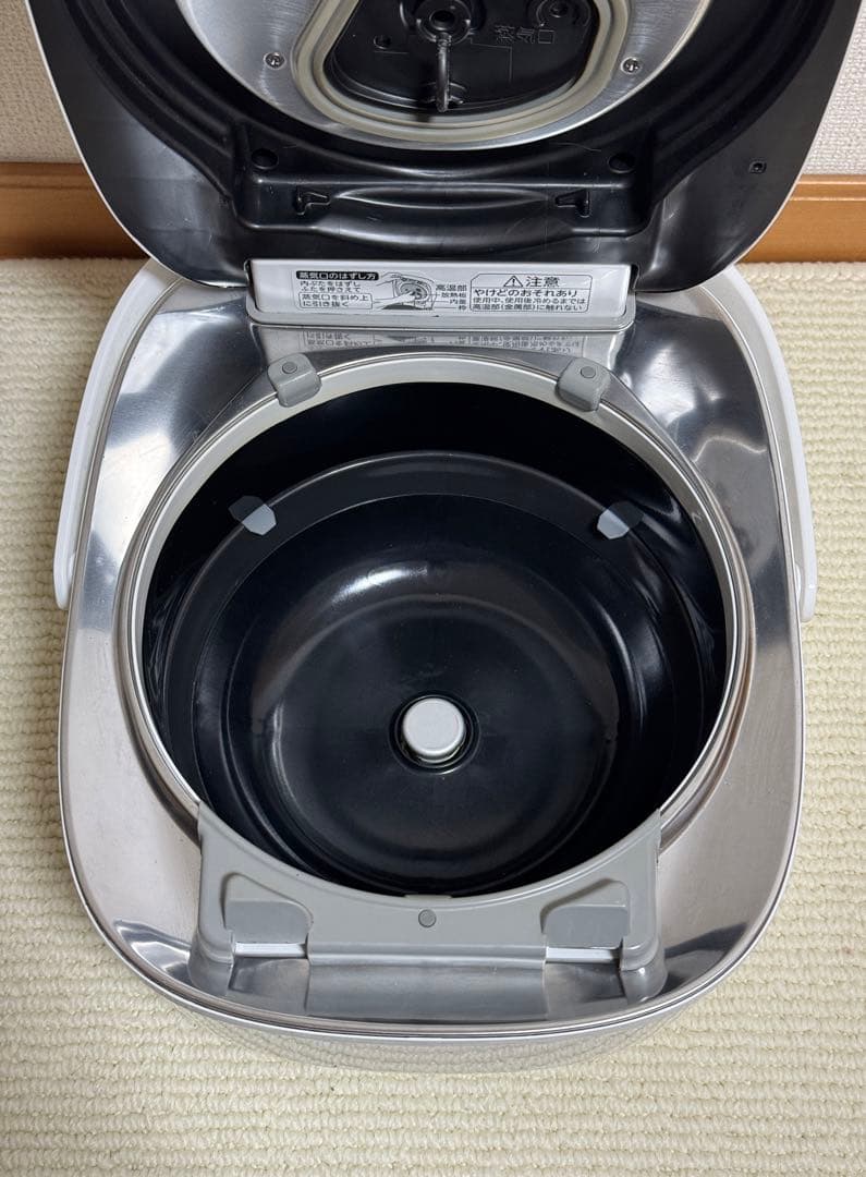 【2023年製】炊飯器 RC-10E2VS ホワイト 動作保証
