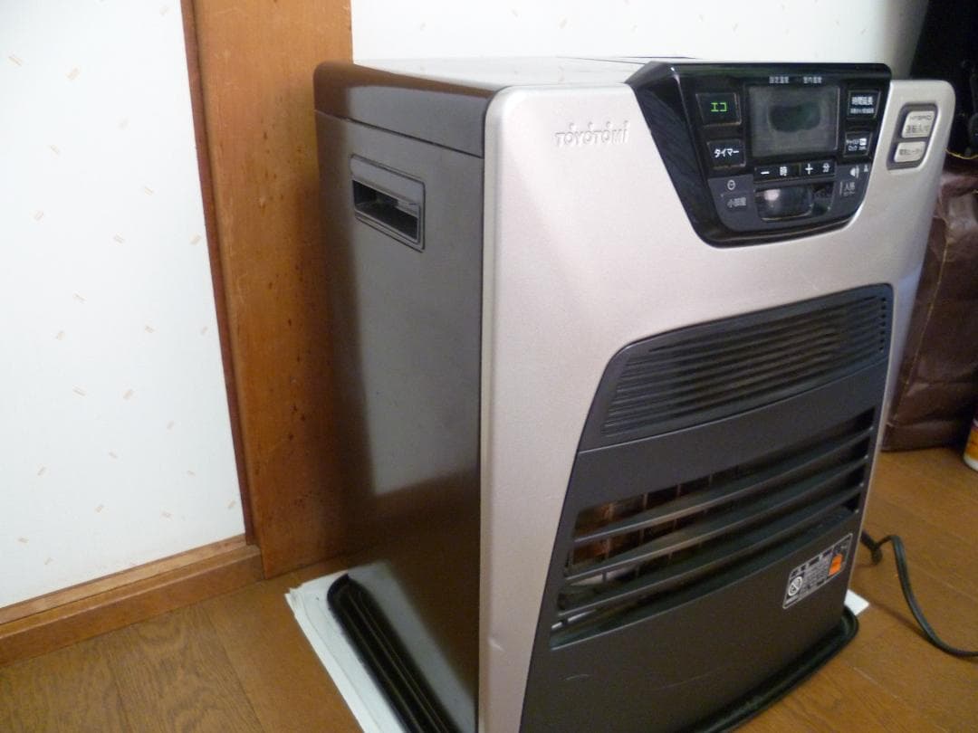 トヨトミ LC-SHB40FEハイブリッド石油ファンヒーター