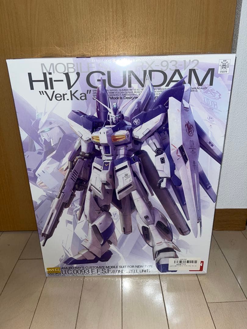 新品　未組立 MG 1/100 Hi-νガンダム