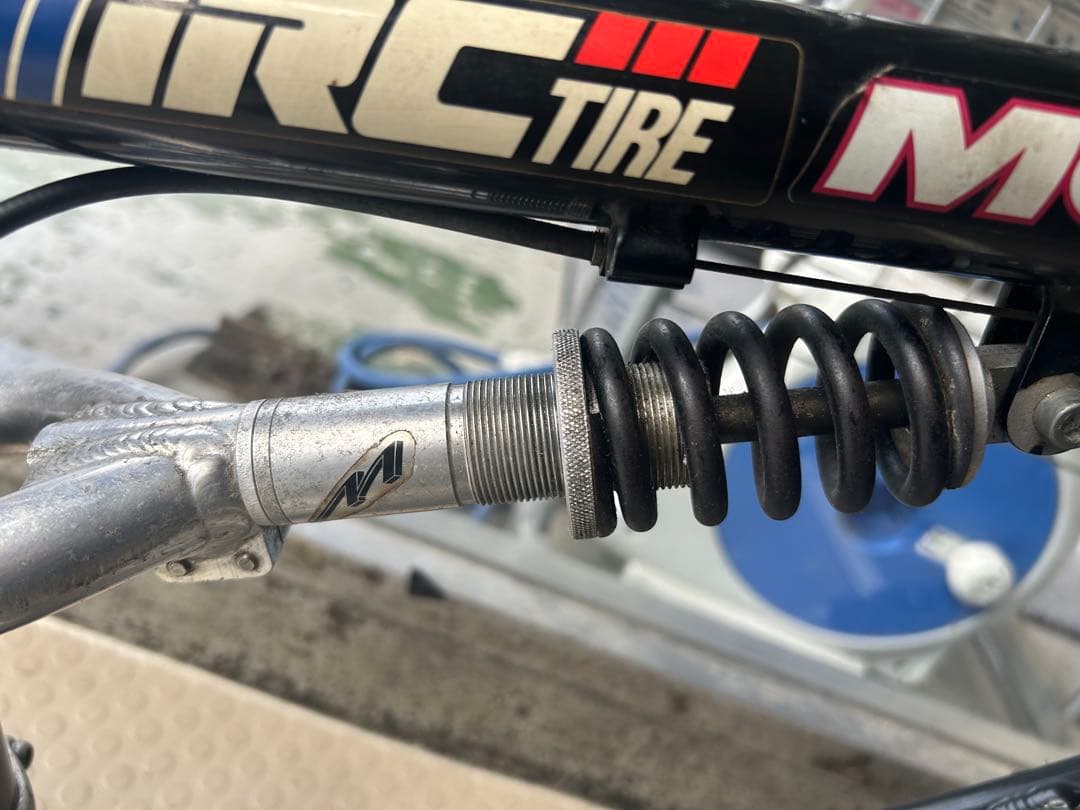 自転車本体 mon AMP