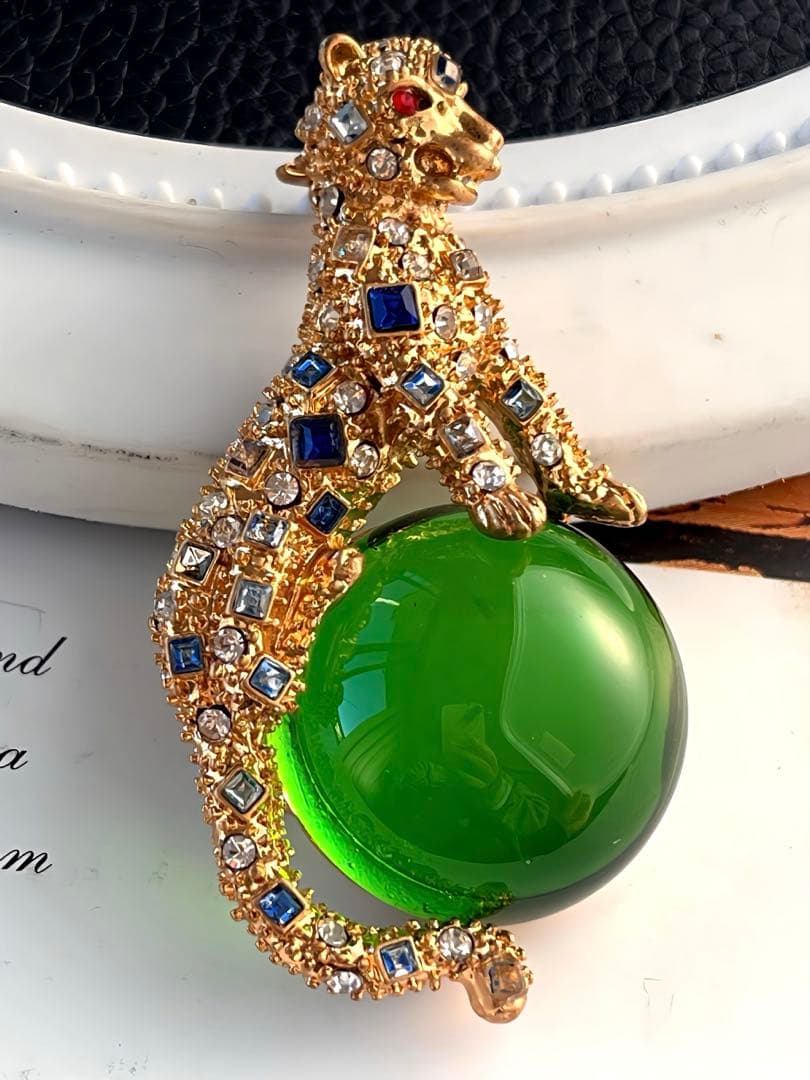 希少！TRIFARI 特大！ガラスチーターブローチB236