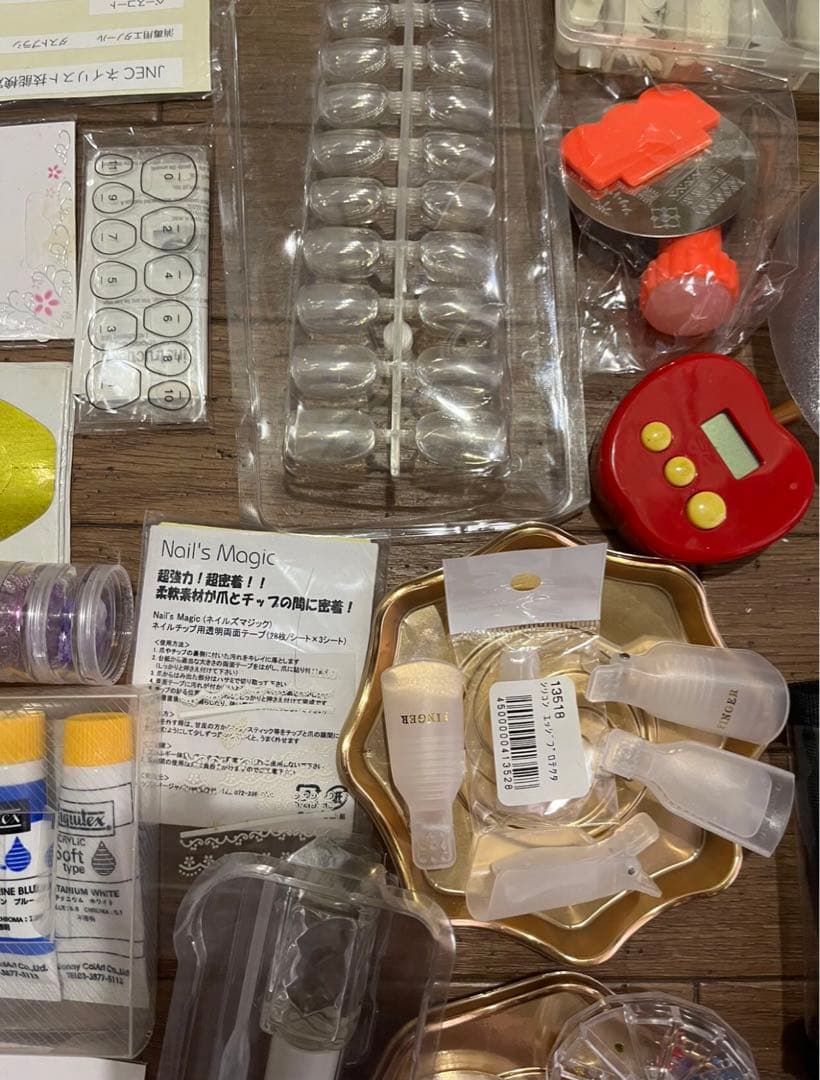ネイルシール、 ネイルパーツ、ネイル用品まとめ売り