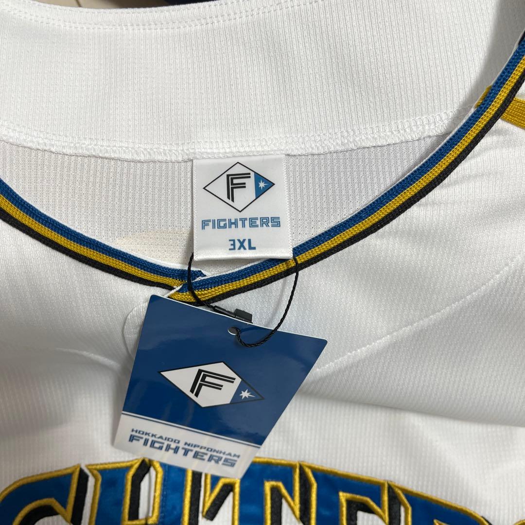 日本ハムファイターズ　伊藤大海　サイン入り ユニフォーム FIGHTERS