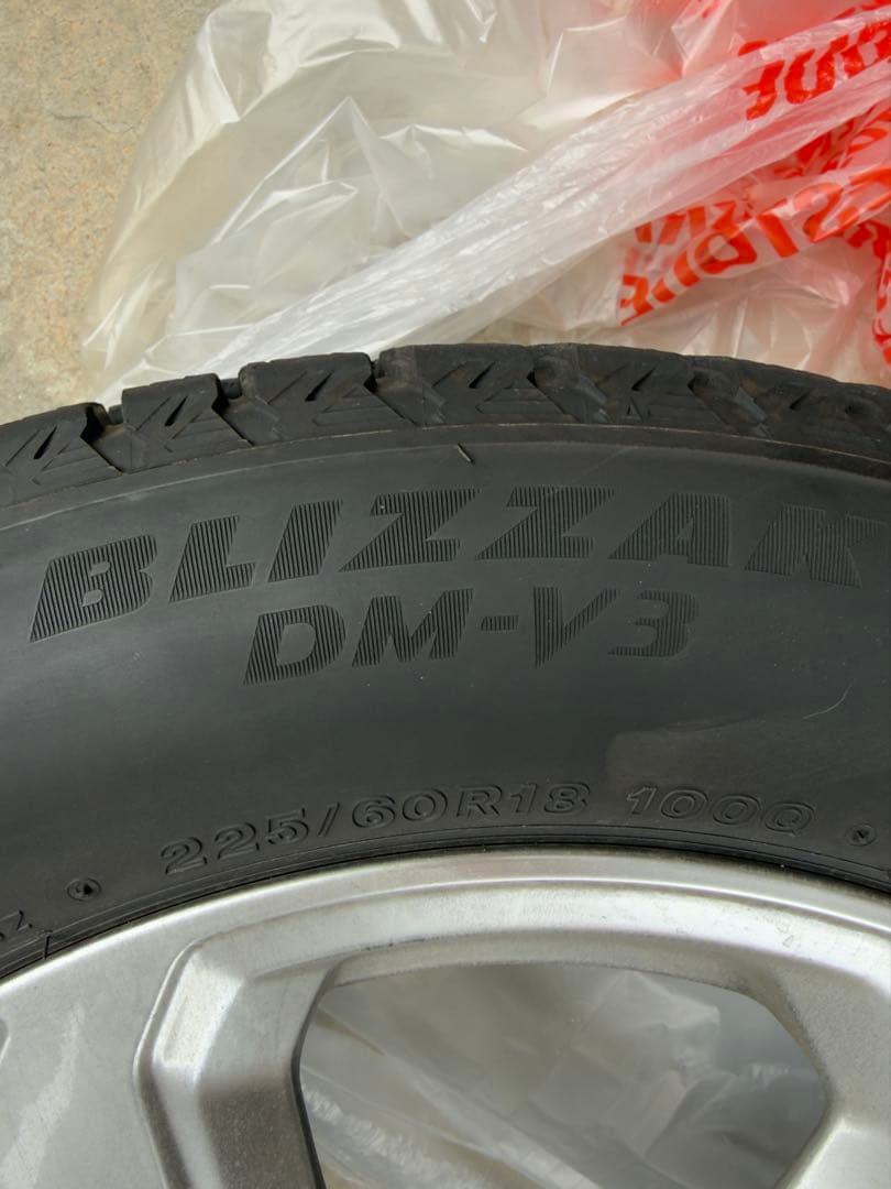 トヨタ　RAV4 純正ホイール4本セット　ブリザックV3スタッドレスタイヤ