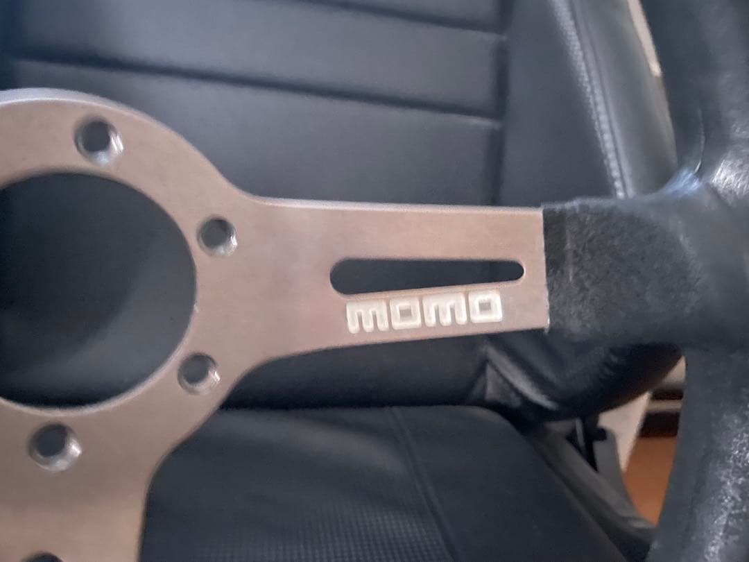 momo ステアリング ドリフト33パイ　bk