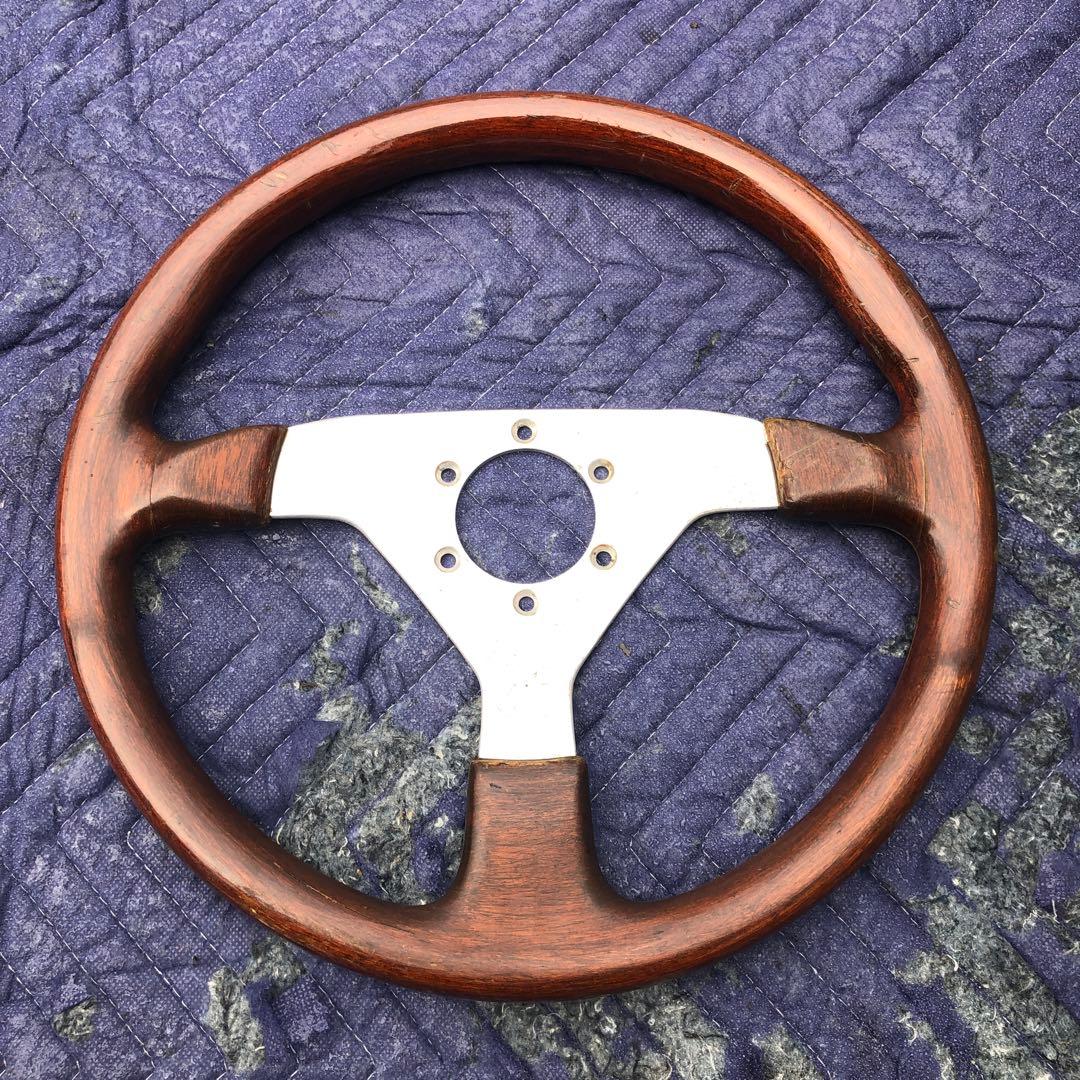 ロードスター naに装着されてたmomoステ