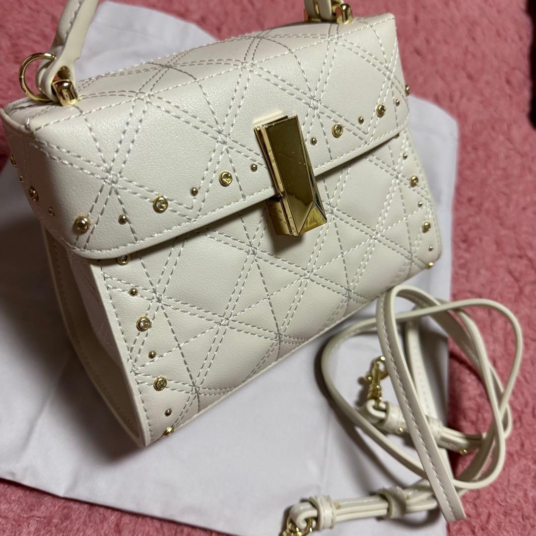 リュタン キルティングビジュースタッズポシェット IVR