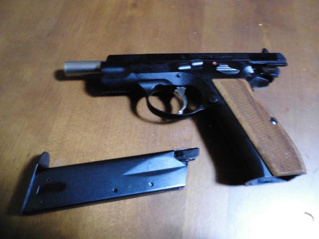 MGC　CZ75　木グリ付き　ガスブローバックプラスチック製