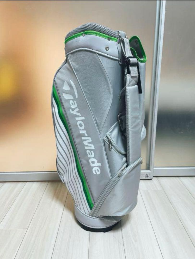 最終価格　☆ 新品 ☆ 超軽量　テーラーメイド キャディバッグ