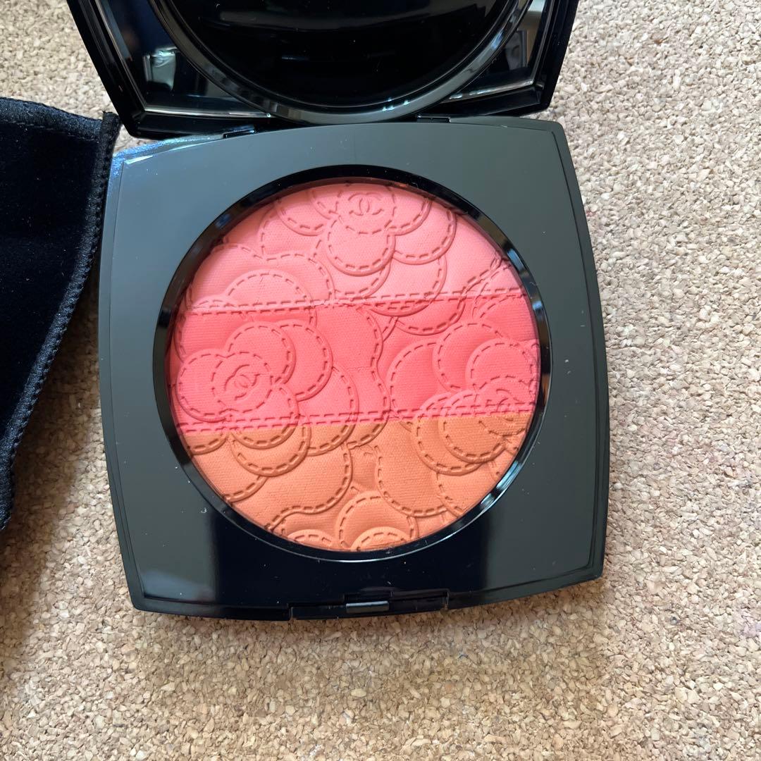 新品未使用　カメリア フトゥラ パウダーチーク トリオ