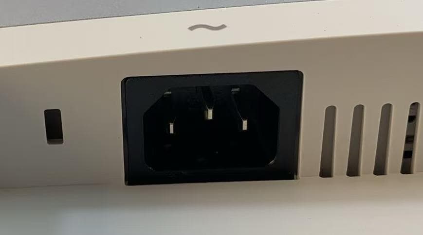 Dell 27インチ USB-Cハブ モニター U2722DE 訳あり