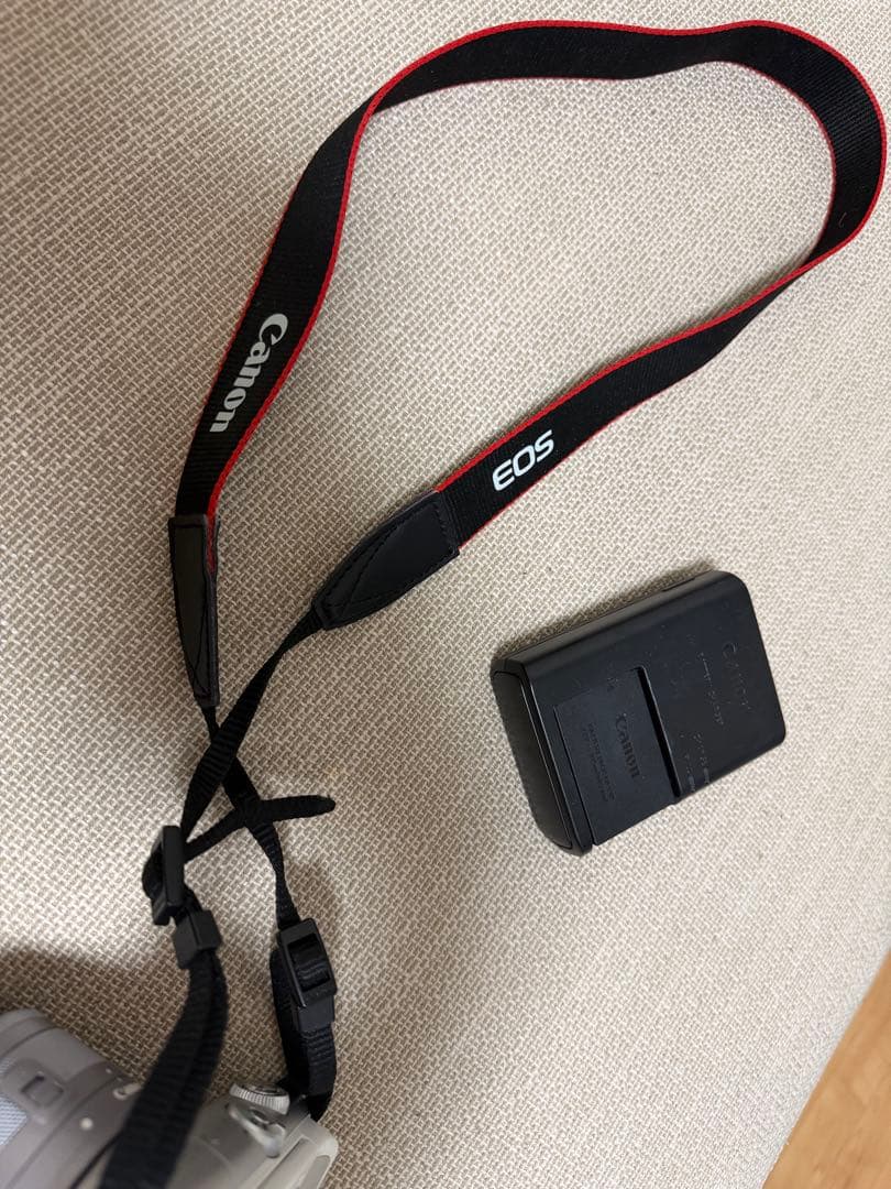 CANON EOS M100 ミラーレス一眼カメラ