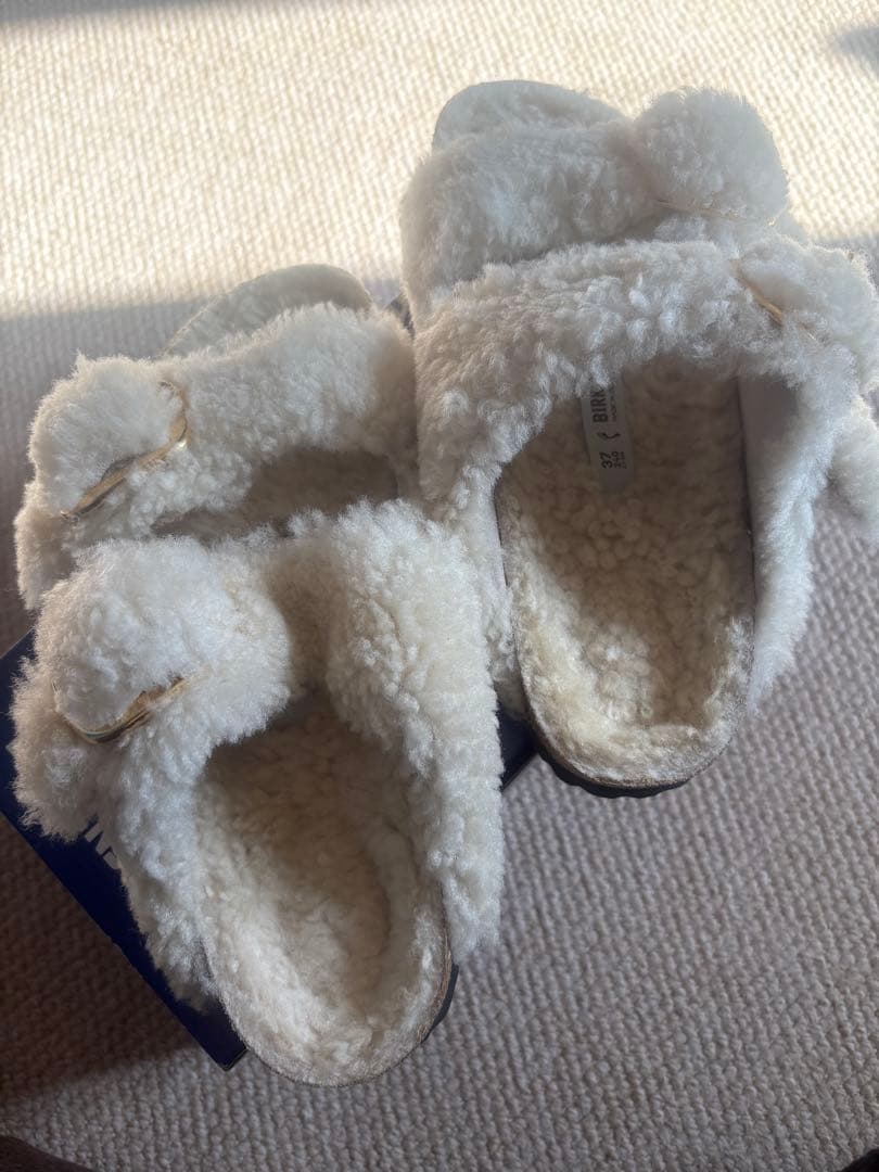 BIRKENSTOCK ホワイトファーサンダル　アリゾナ　新品37 24センチ