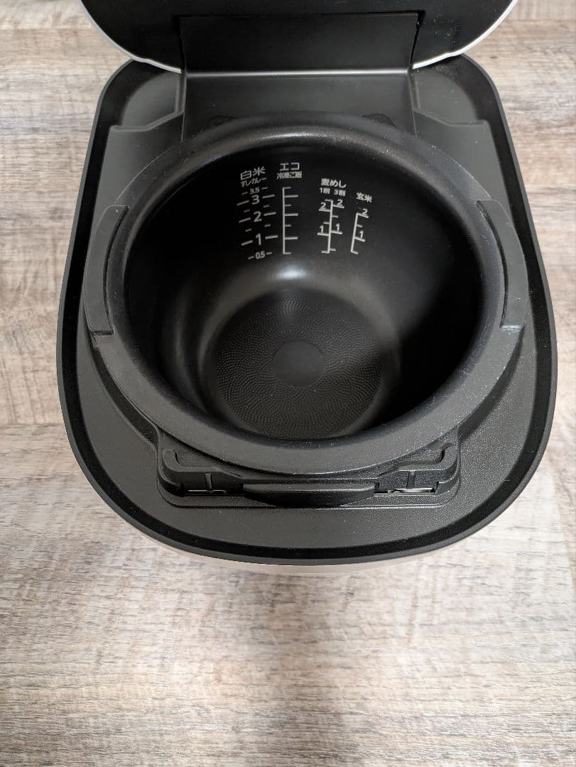 タイガー炊飯器 3.5合炊き　JPD‐G型　2024年製