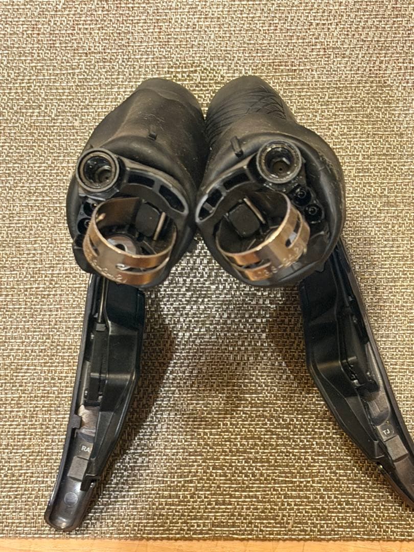 シマノ ULTEGRA Di2 ST-R8070 油圧ブレーキSTIレ