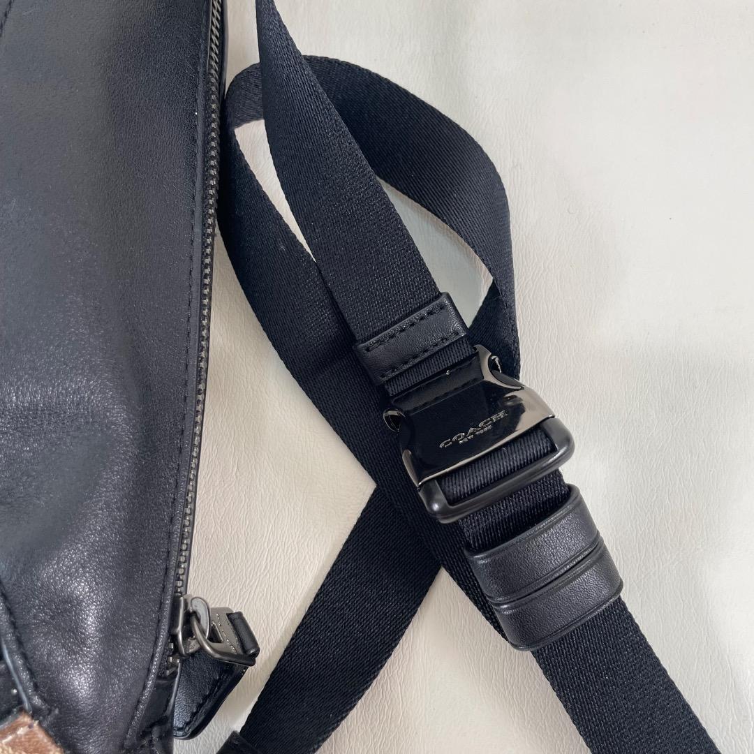 C5 美品✨COACH ボディバッグ F84711 ブラック×シグネチャー