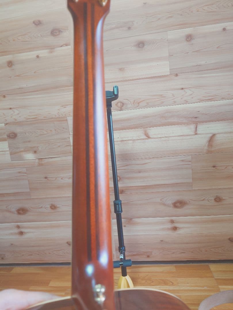 ヤマハＬＬ１６ARE アコースティックギター　ストラップ・サービス品付き