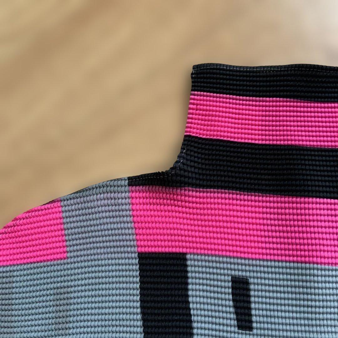 MOMO。イッセイミヤケmeトップス