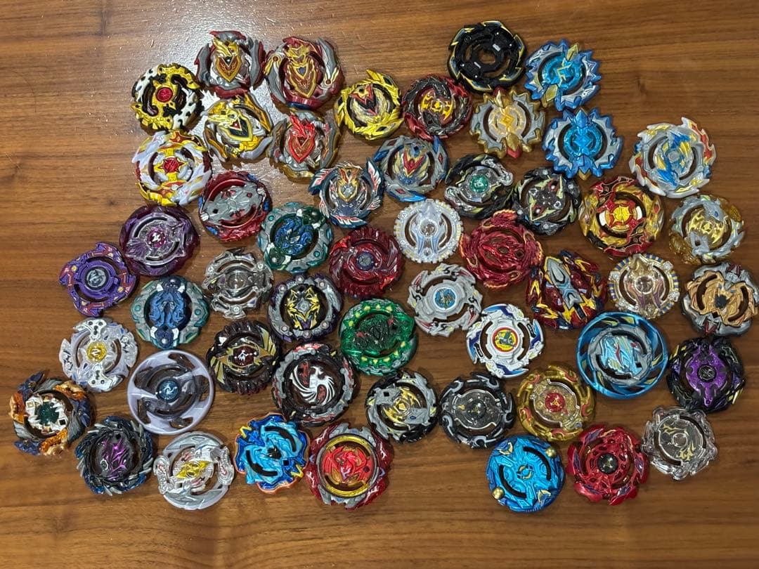 ベイブレードバースト大量まとめ売り　レイヤー、ディスク、ドライバーなど