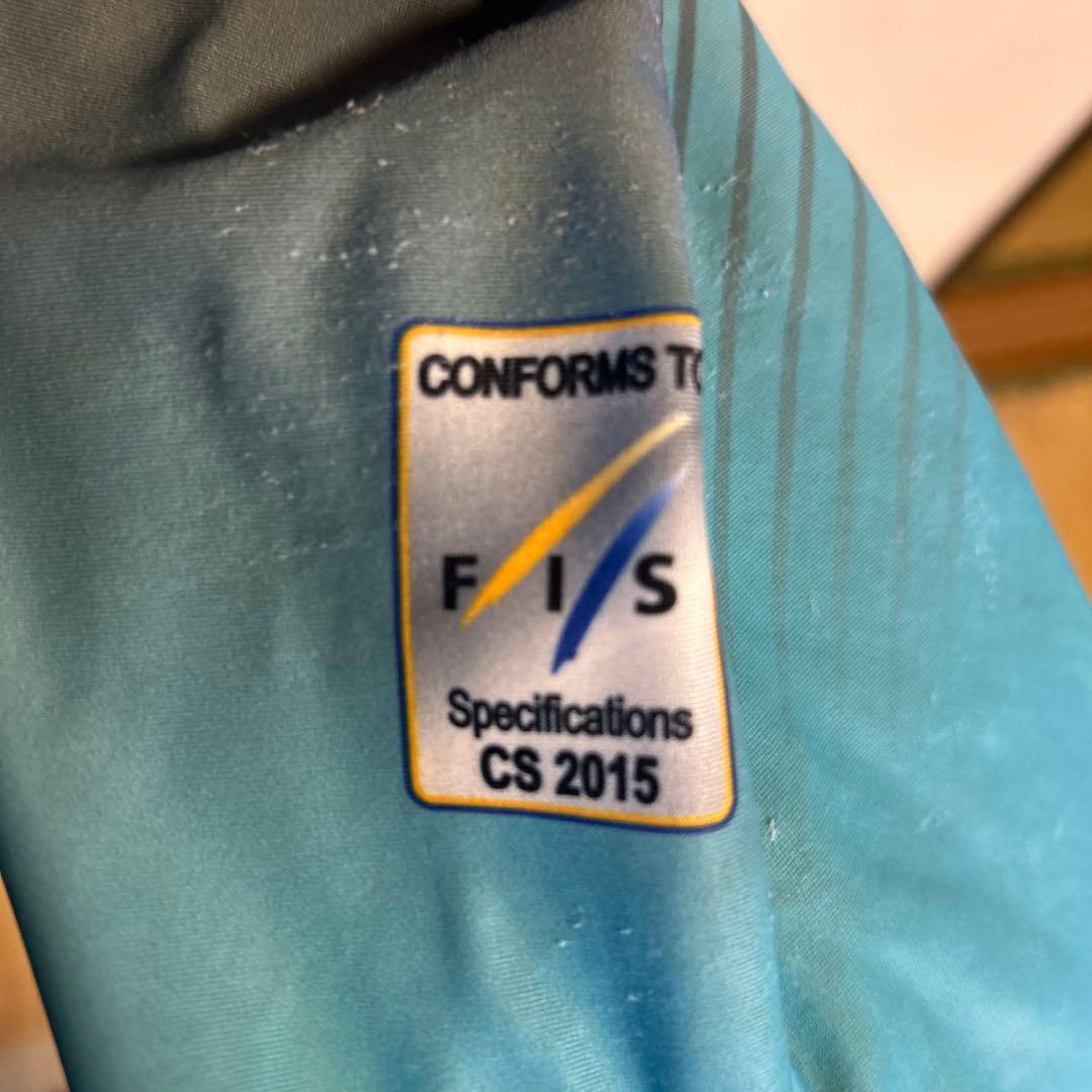 t*a様 最終値下げ　元値12万　DESCENTE スキーウェア メンズ 黒と青